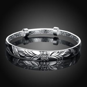 Women’s Silver Plated Floral Ingrain Design Bangle